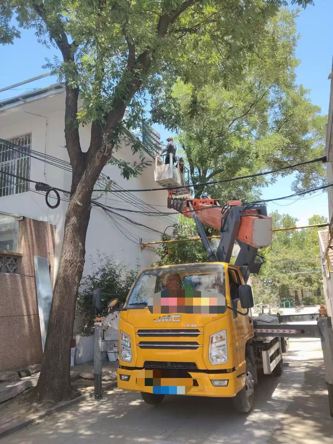 兴城市高空作业车能吊装重物吗？最大承载多少公斤？