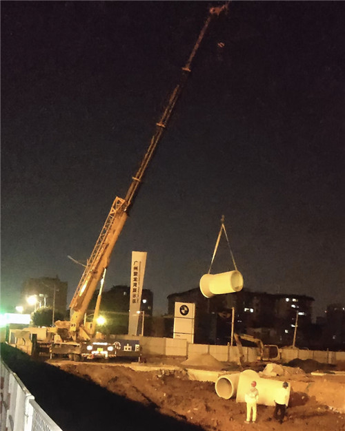 兴城市“弯臂矫正”—— 吊车的 “形变补偿” 技术